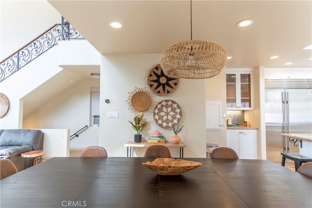 62 62nd Place Long Beach, CA 90803 - Photo 9 of 55 a living room with furniture and a chandelier