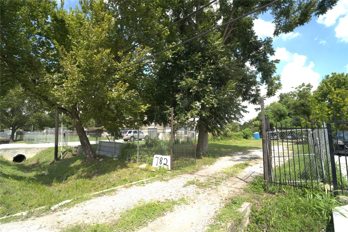 0 Pickering Street Houston, TX 77091 - Photo 5 of 12 a view of backyard with tree