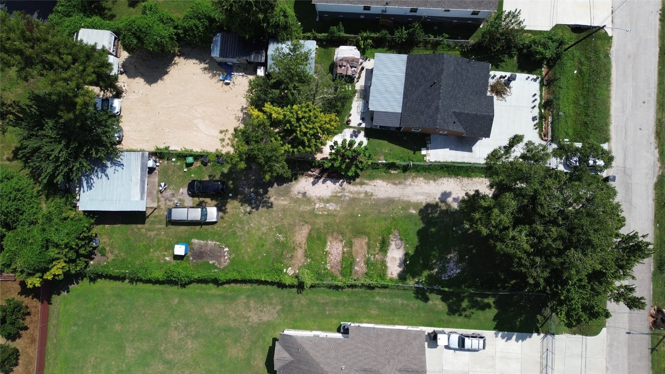 0 Pickering Street Houston, TX 77091 - Photo 9 of 12 an aerial view of a house having yard