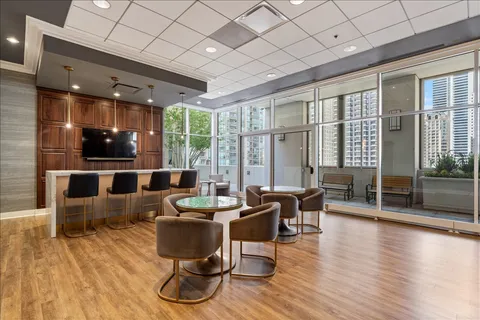 $999,500 | 55 East Erie Street, Unit 1705, Chicago, IL 60611