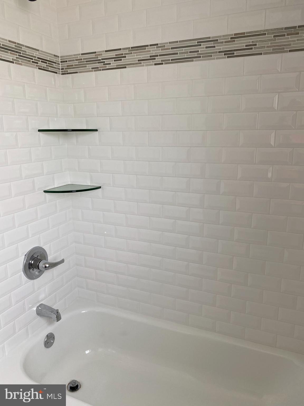 1385 Pennington Road Philadelphia, PA 19151 - Photo 17 of 23 Upstairs Bathroom