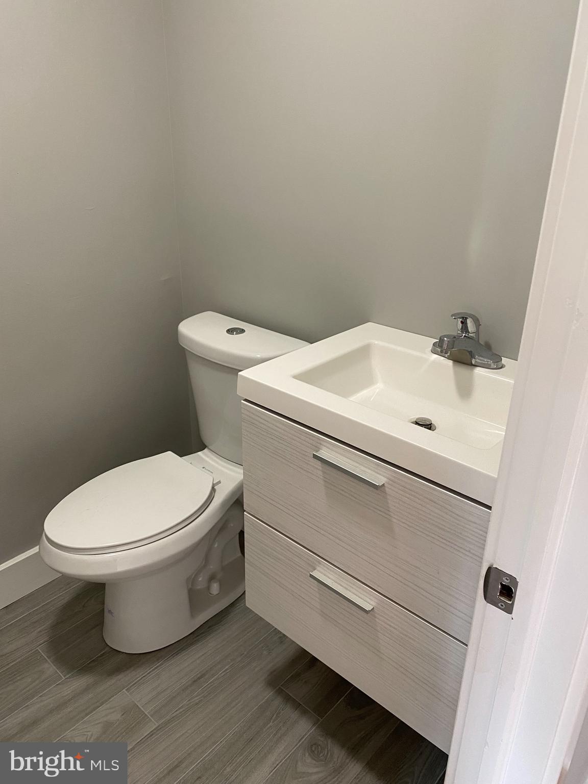 1385 Pennington Road Philadelphia, PA 19151 - Photo 5 of 23 First Floor Half Bathroom