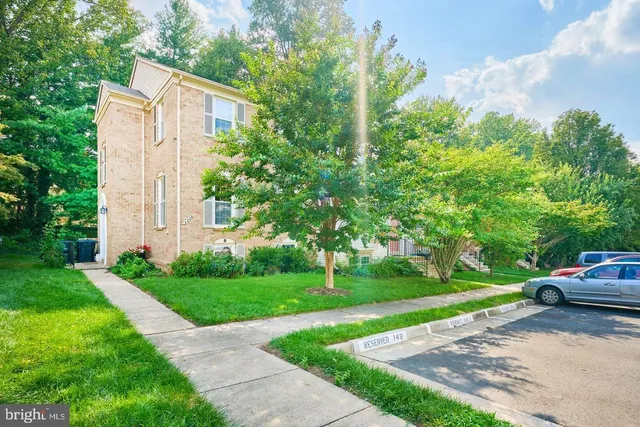 $3,000 | 4235 Sleepy Lake Drive, Fairfax, VA 22033