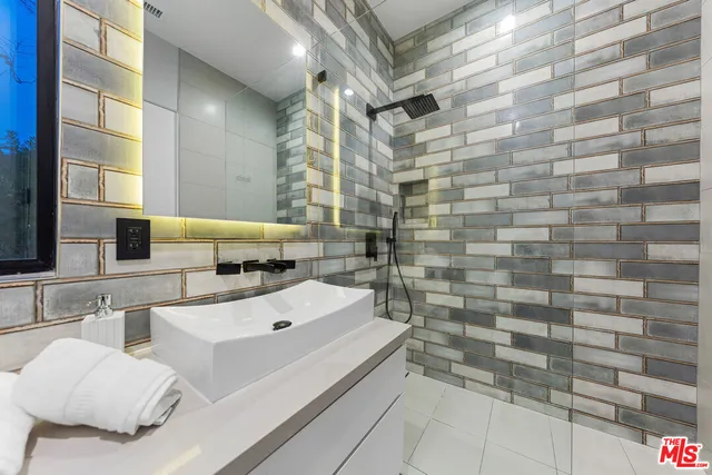 $26,950 | 1416 Comstock Avenue, Los Angeles, CA 90024