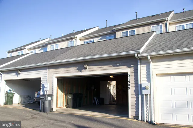 $3,200 | 22909 Benson Terrace, Sterling, VA 20166