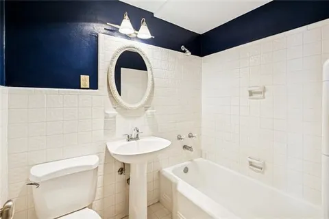 $114,900 | 1205 St Charles Avenue, Unit 604, New Orleans, LA 70130