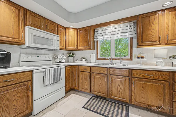 $185,000 | 1807 Sierra Court, Freeport, IL 61032