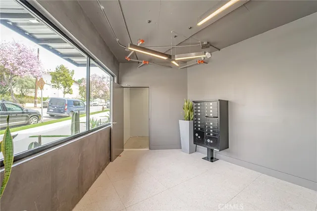 $3,000 | 2828 London Street, Unit 302, Los Angeles, CA 90026