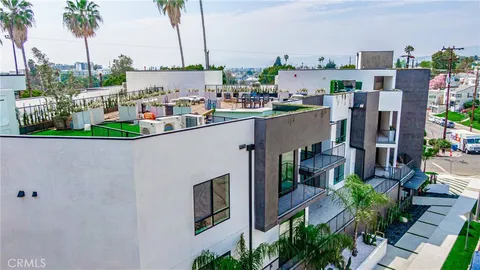 $3,000 | 2828 London Street, Unit 302, Los Angeles, CA 90026