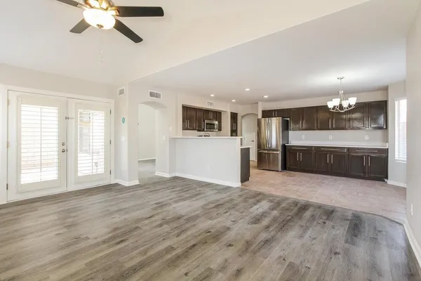 $2,805 | 4039 West Salter Drive, Glendale, AZ 85308