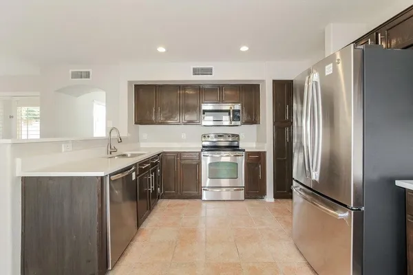 $2,805 | 4039 West Salter Drive, Glendale, AZ 85308