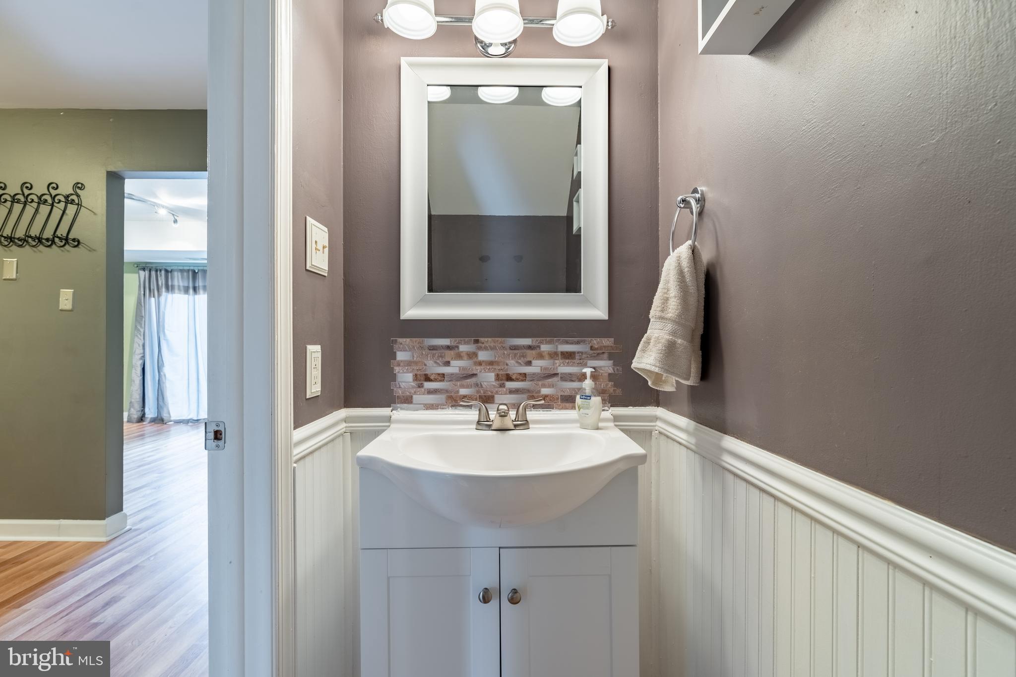 121 Stonegate Road Quakertown, PA 18951 - Photo 16 of 26 Main Floor Powder Room
