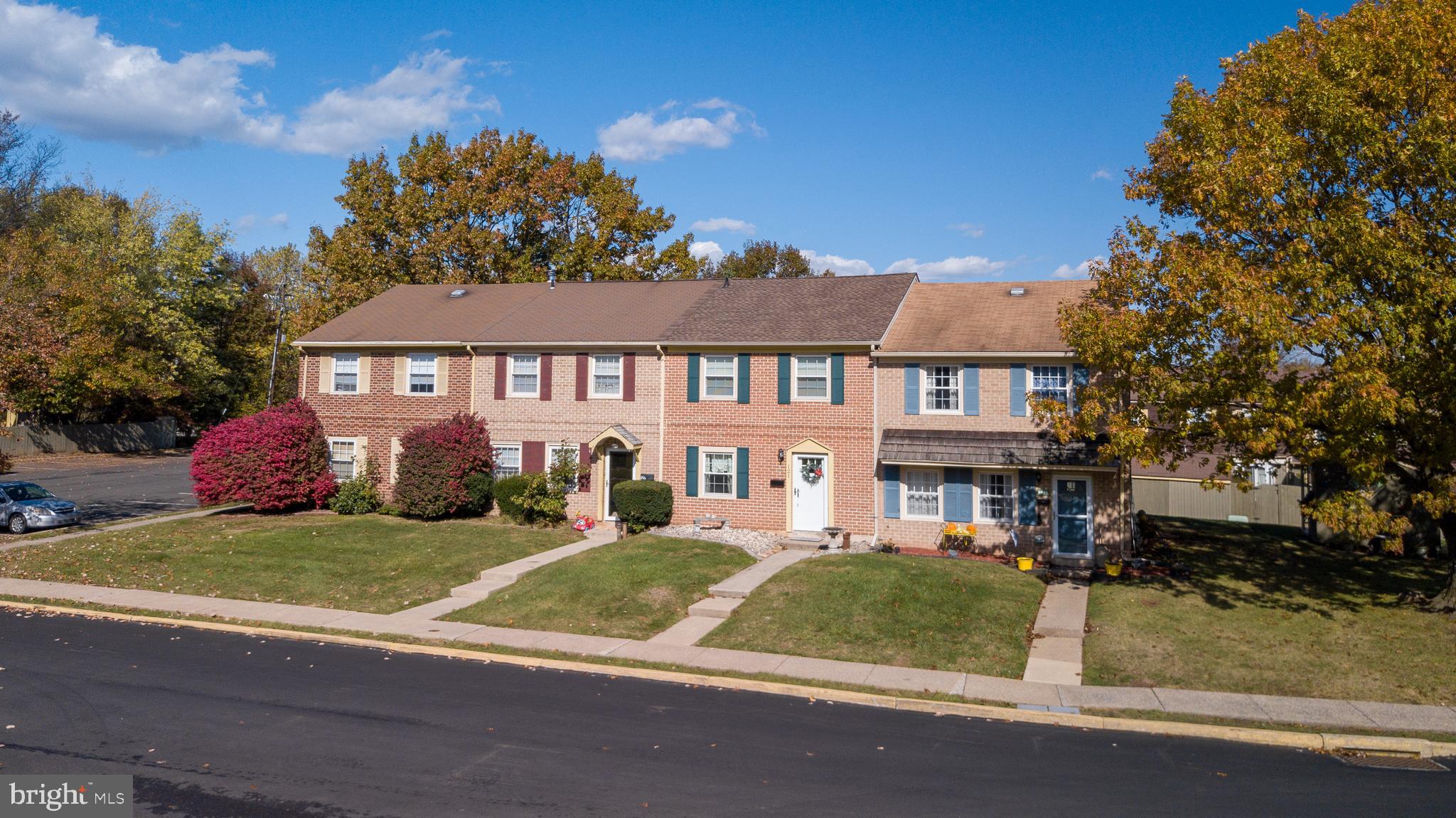 121 Stonegate Road Quakertown, PA 18951 - Photo 3 of 26 Gallery Image 3