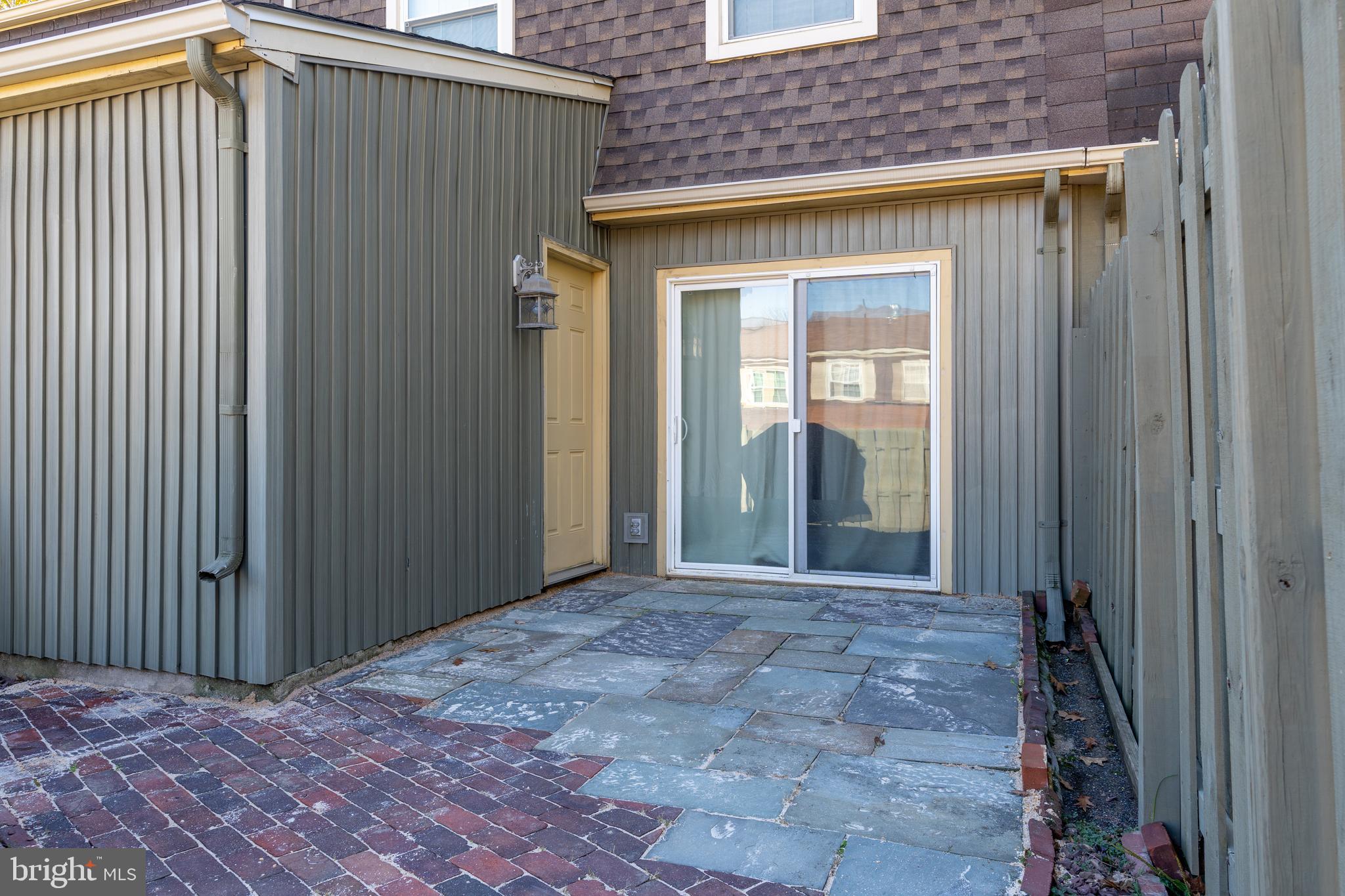 121 Stonegate Road Quakertown, PA 18951 - Photo 5 of 26 Slate and Brick Patio