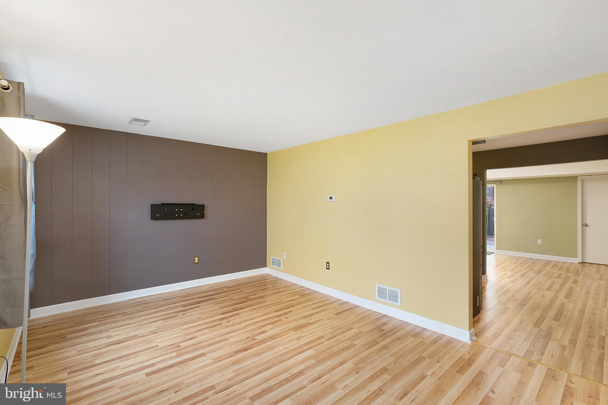 121 Stonegate Road Quakertown, PA 18951 - Photo 9 of 26 Living Room