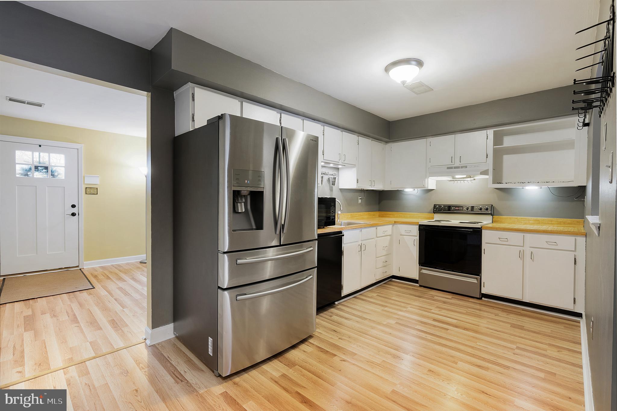 121 Stonegate Road Quakertown, PA 18951 - Photo 10 of 26 KItchen
