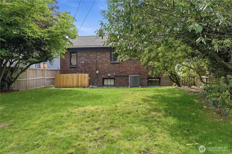 $1,198,000 | 7550 21st Avenue Northeast, Seattle, WA 98115