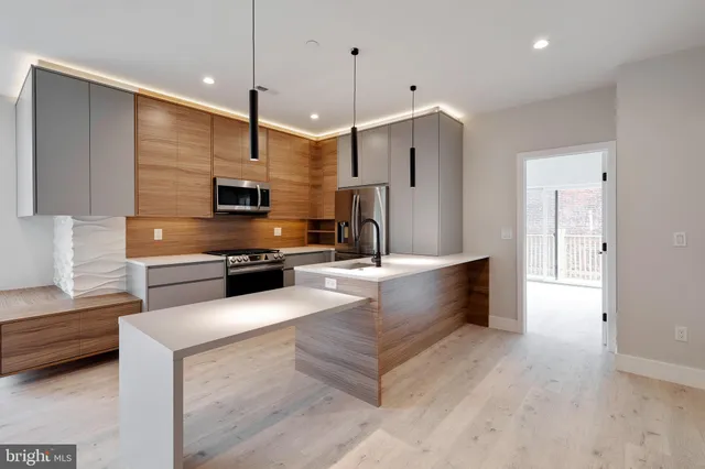 $2,150 | 1601 South 22nd Street, Unit 2, Philadelphia, PA 19145