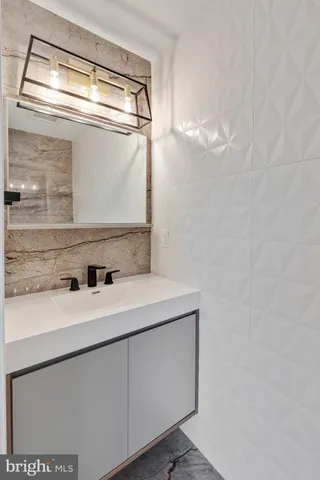 $2,100 | 1601 South 22nd Street, Unit 2, Philadelphia, PA 19145