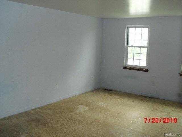 1376 Deerhurst Lane Rochester, MI 48307 - Photo 17 of 19 1376 deerhurst (38)
