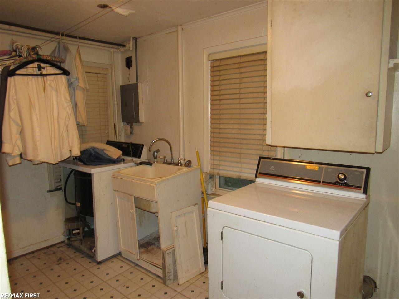 2058 Ridgemont Road Grosse Pointe Woods, MI 48236 - Photo 14 of 21