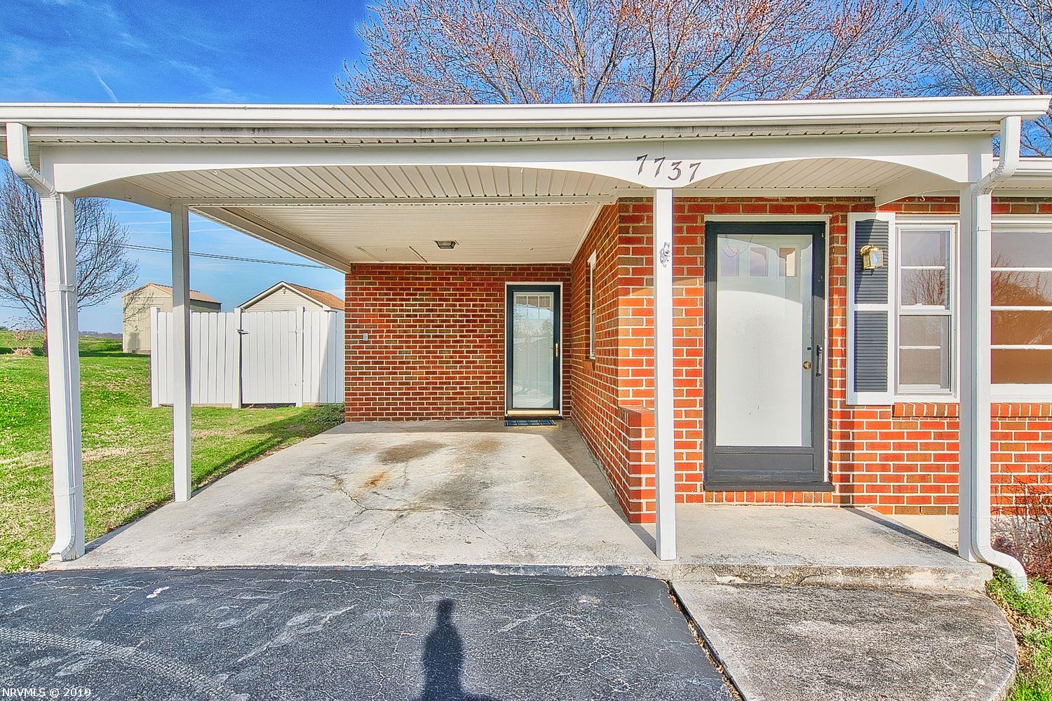 7737 Brandon Road Radford, VA 24141 - Photo 5 of 58 Gallery Image 5