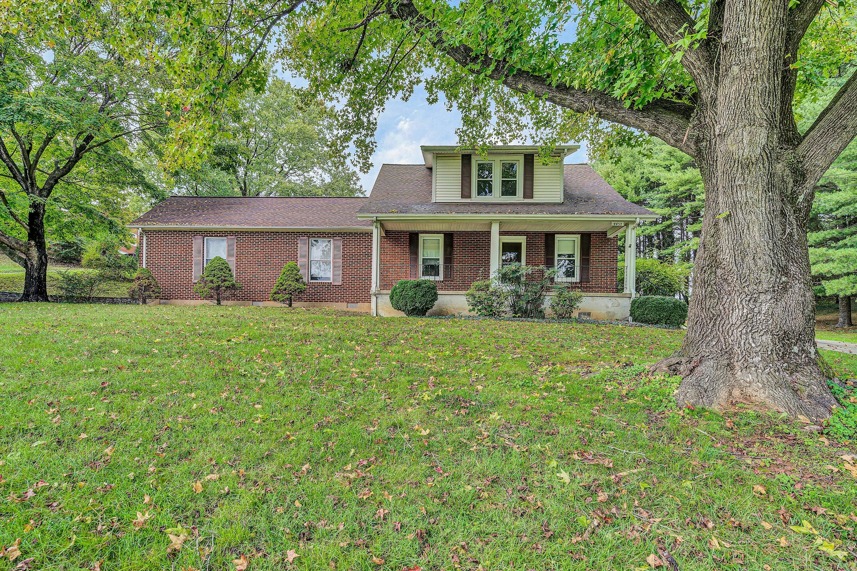 4452 Bonsack Road Northeast Roanoke, VA 24012 - Photo 1 of 32 Front