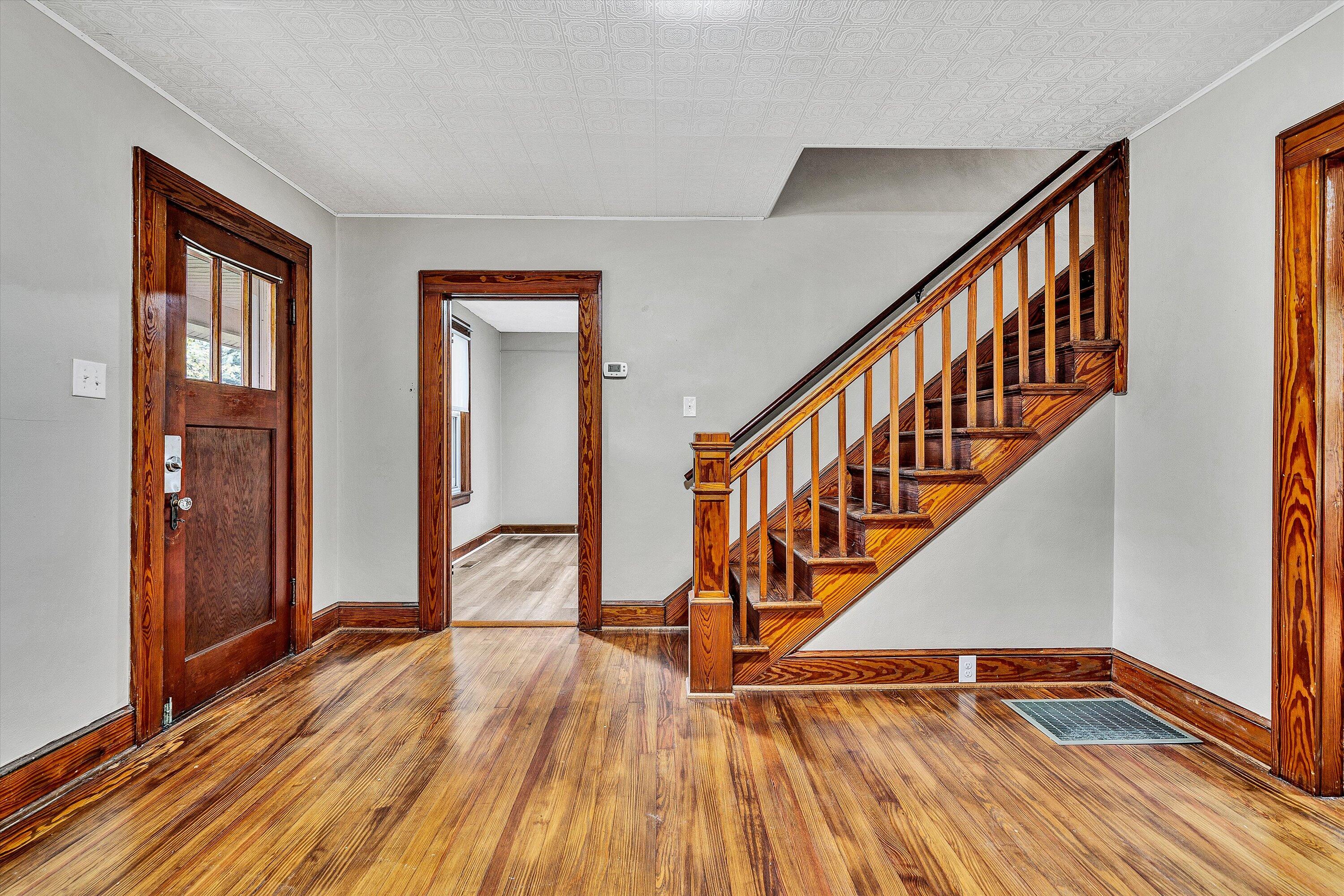 4452 Bonsack Road Northeast Roanoke, VA 24012 - Photo 4 of 32 04-DSC05647