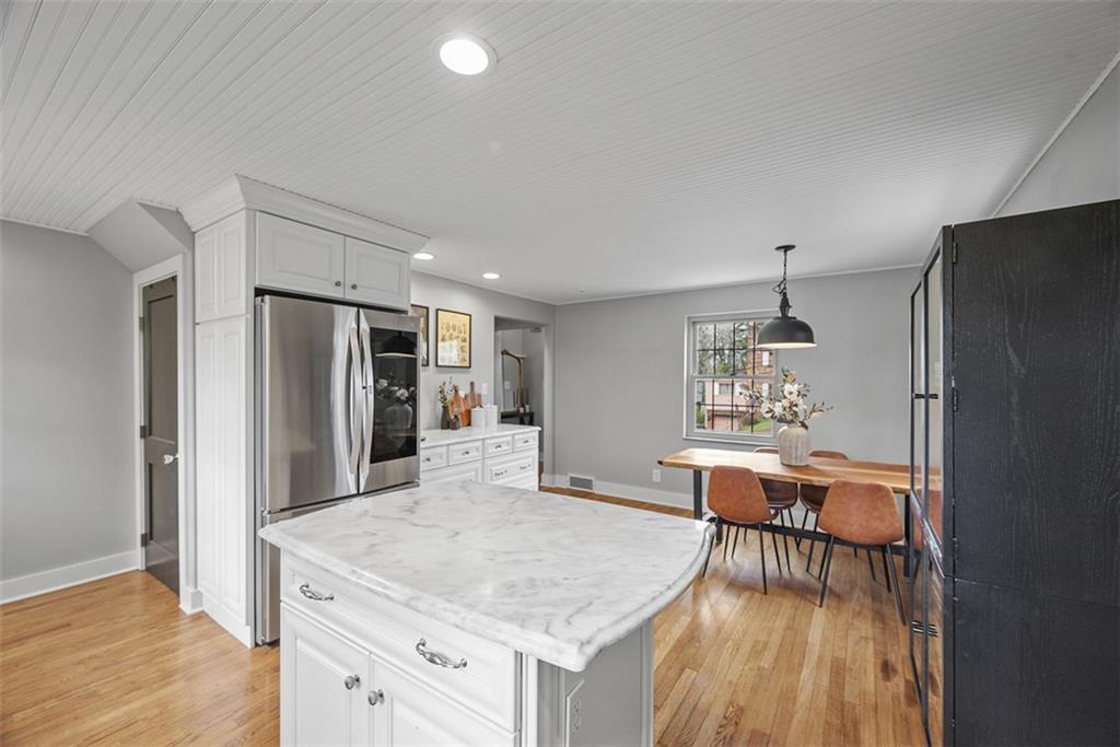 635 Rock Springs Road Pittsburgh, PA 15228 - Photo 19 of 45 Gallery Image 19