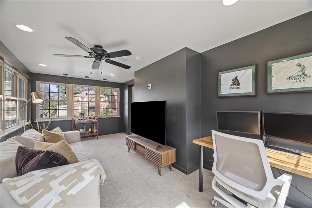 635 Rock Springs Road Pittsburgh, PA 15228 - Photo 27 of 45 Gallery Image 27
