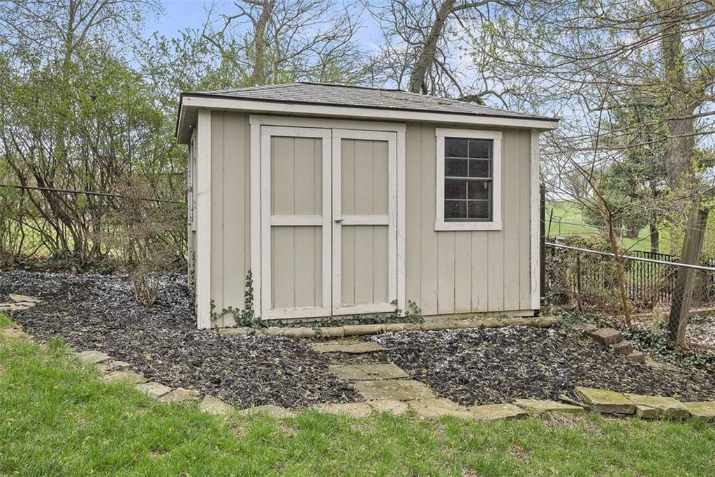 635 Rock Springs Road Pittsburgh, PA 15228 - Photo 40 of 45 Gallery Image 40