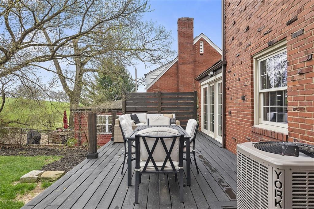 635 Rock Springs Road Pittsburgh, PA 15228 - Photo 41 of 45 Gallery Image 41