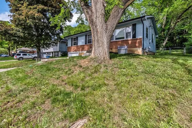 $210,000 | 425 Maple Street, Liberty, MO 64068