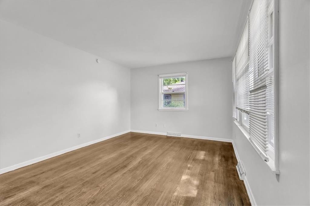 425 Maple Street Liberty, MO 64068 - Photo 4 of 14