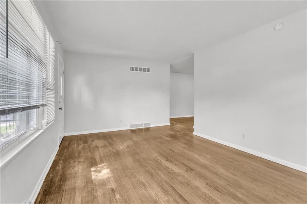 425 Maple Street Liberty, MO 64068 - Photo 5 of 14