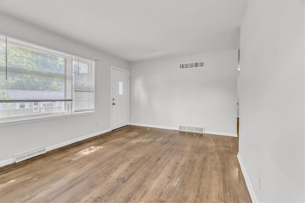 425 Maple Street Liberty, MO 64068 - Photo 6 of 14