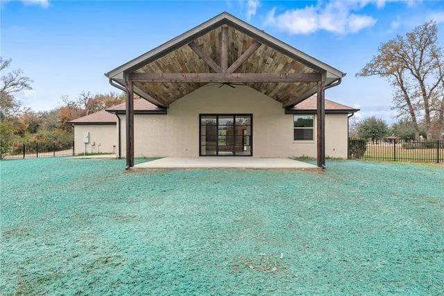 $911,500 | 10024 Lancaster Drive, Iola, TX 77861