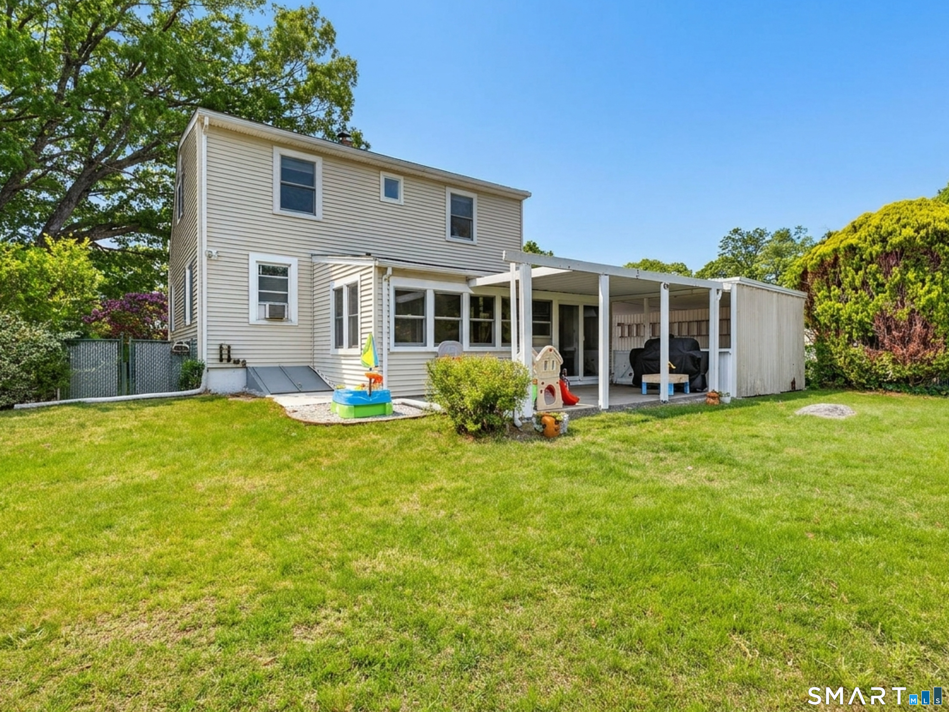 52 Division Street Groton, CT 06340 - Photo 7 of 32