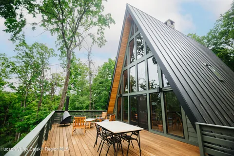 $1,350,000 | 40 Black Hawk Trail, Gardiner, NY 12525