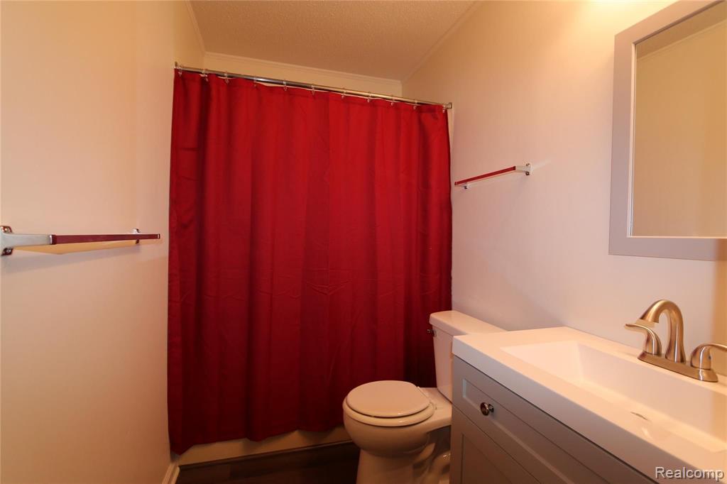 6040 West Coon Lake Road Howell, MI 48843 - Photo 27 of 58