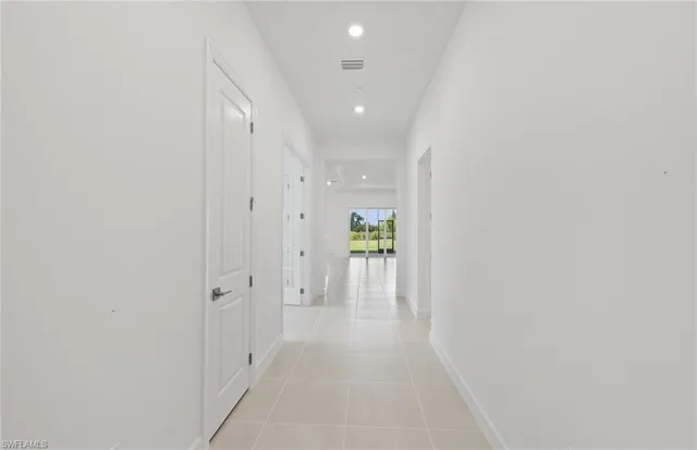 $569,520 | 12611 Quartz Drive, Alva, FL 33920