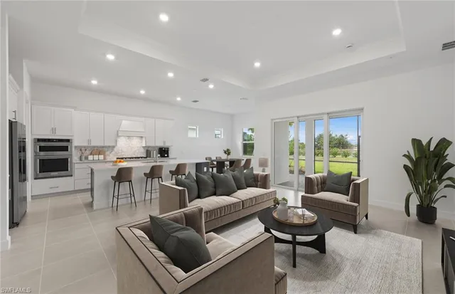 $569,520 | 12611 Quartz Drive, Alva, FL 33920