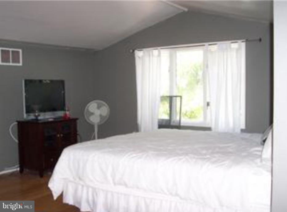 207 South Hook Road Pennsville, NJ 08070 - Photo 20 of 21 Beautiful master suite