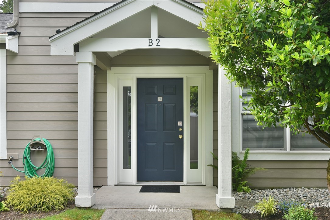 1240 Weaver Road Northwest, Unit B2 Bainbridge Island, WA 98110 - Photo 3 of 31 Gallery Image 3