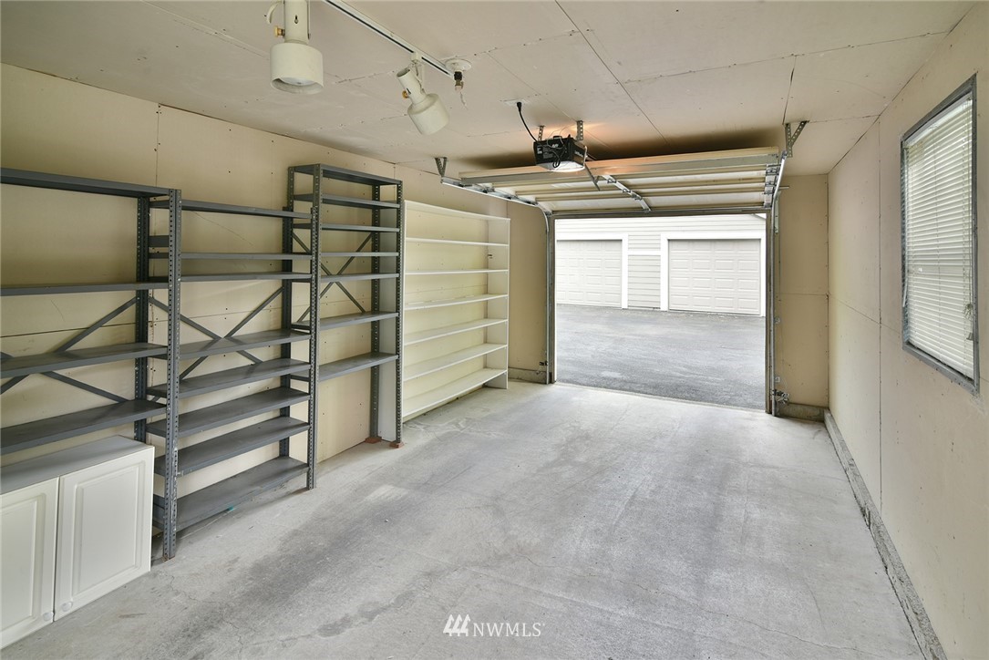 1240 Weaver Road Northwest, Unit B2 Bainbridge Island, WA 98110 - Photo 23 of 31 Gallery Image 23