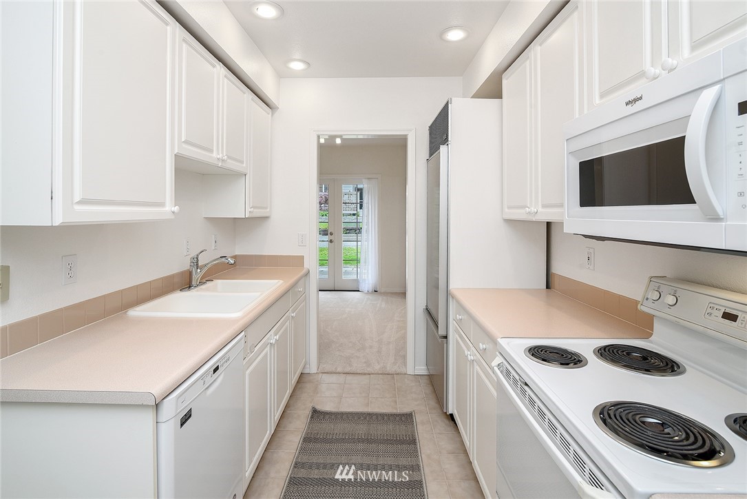 1240 Weaver Road Northwest, Unit B2 Bainbridge Island, WA 98110 - Photo 6 of 31 Gallery Image 6