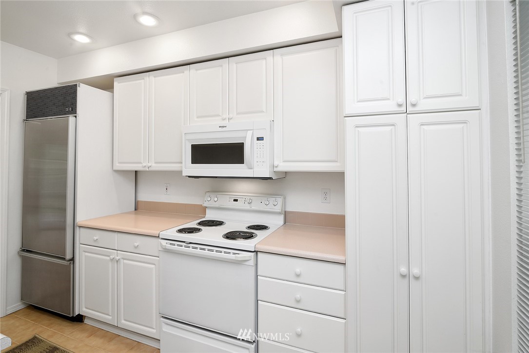 1240 Weaver Road Northwest, Unit B2 Bainbridge Island, WA 98110 - Photo 8 of 31 Gallery Image 8