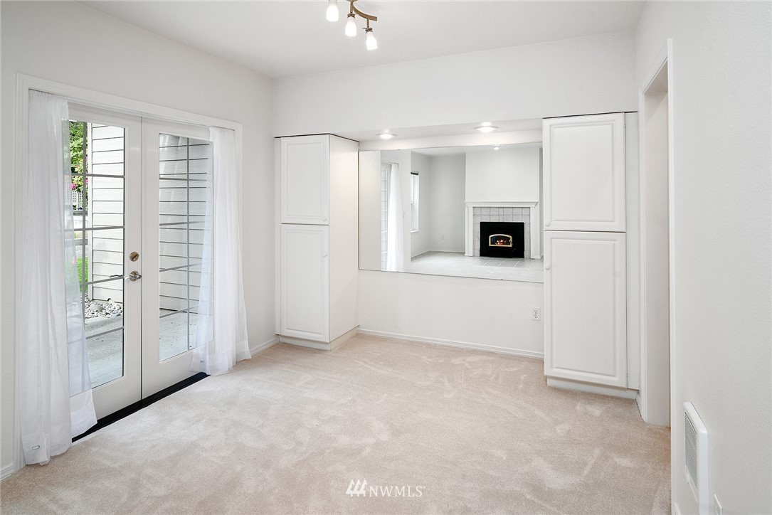 1240 Weaver Road Northwest, Unit B2 Bainbridge Island, WA 98110 - Photo 9 of 31 Gallery Image 9