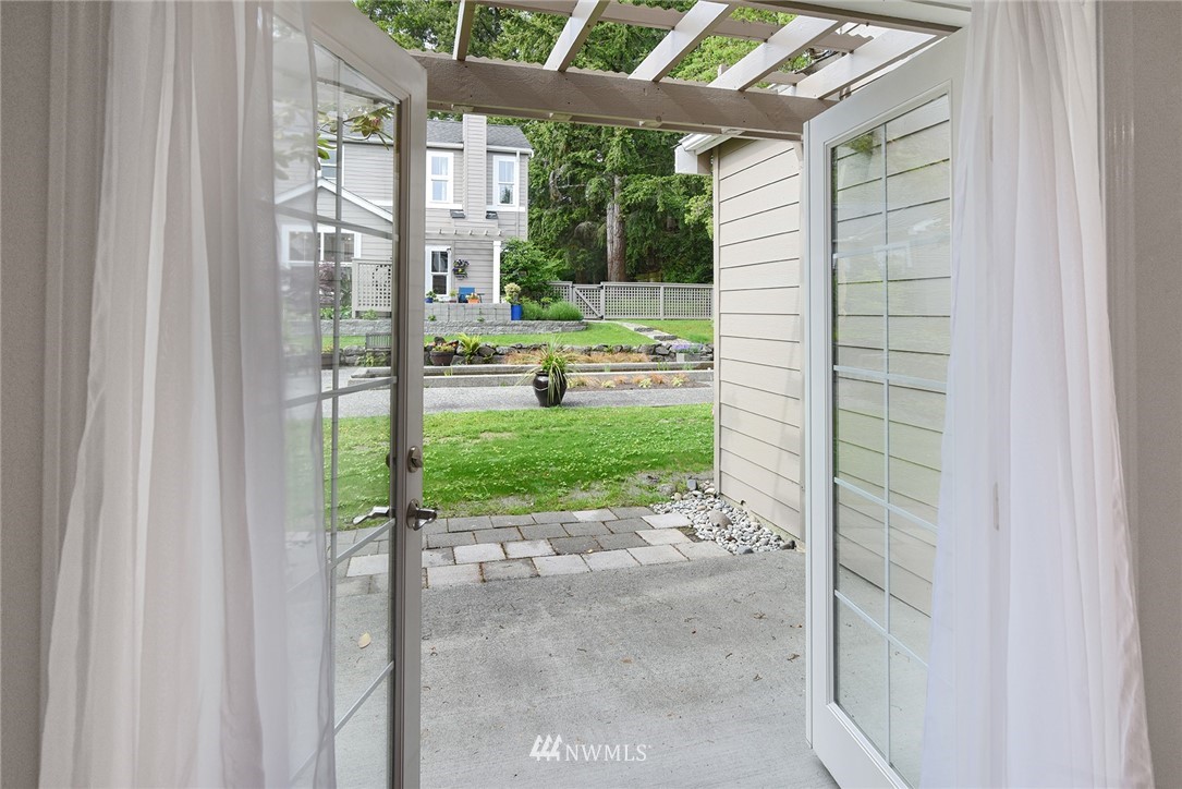 1240 Weaver Road Northwest, Unit B2 Bainbridge Island, WA 98110 - Photo 10 of 31 Gallery Image 10