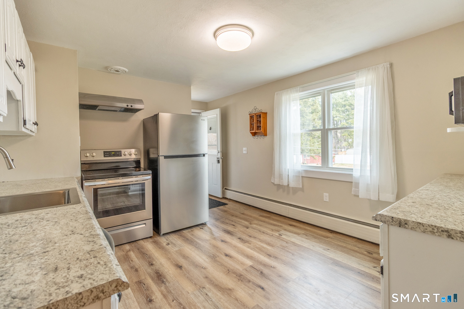 194 Camp Street Middletown, CT 06457 - Photo 4 of 33